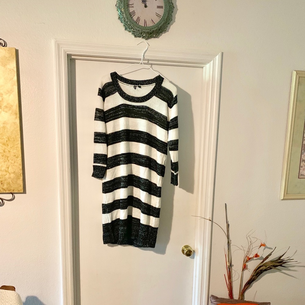 Ladies Sweater Dress! Very Pre-Loved!!